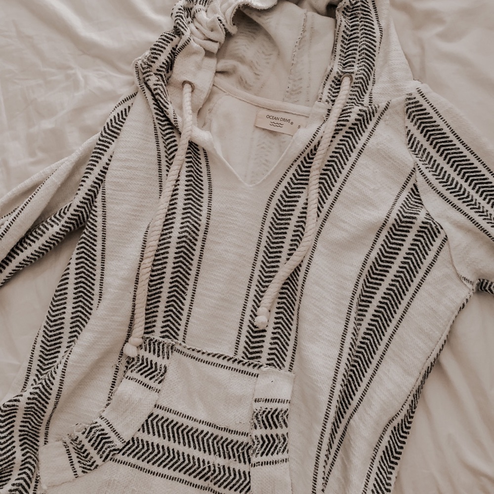 adorable “drug rug” or beach sweatshirt